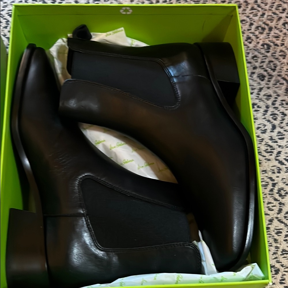 Women’s Black Leather Chelsea Boots